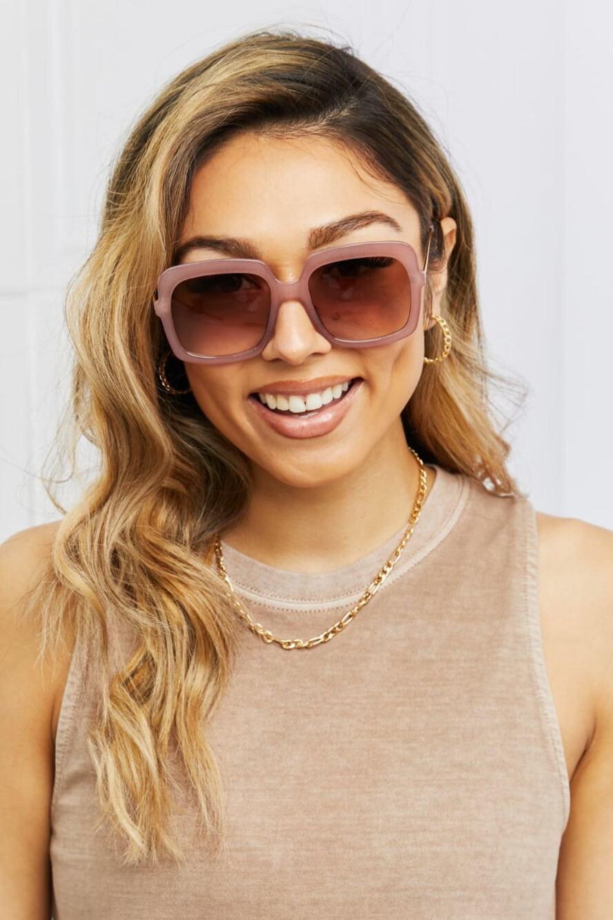 GIANNA Square Metal and Plastic Hybrid Temple Sunglasses UV400 NEW Sunnies